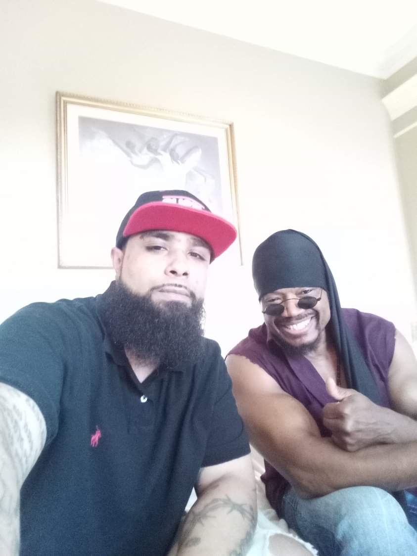 recklesstalk718's tweet photo. Kicking it with @RL_BELL after an awesome interview I did on him check it out.
https://t.co/9PSIUlMxlg https://t.co/MP0CiaRxTc