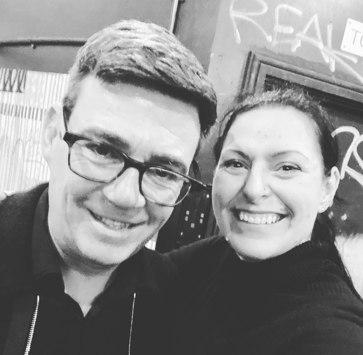 ilze_frey's tweet photo. Look who I met at @SeaFeverBand gig in Manchester last night! I reckon it’s a sign to move back 🐝☔️😎
@AndyBurnhamGM https://t.co/6Y8Op2cYcB