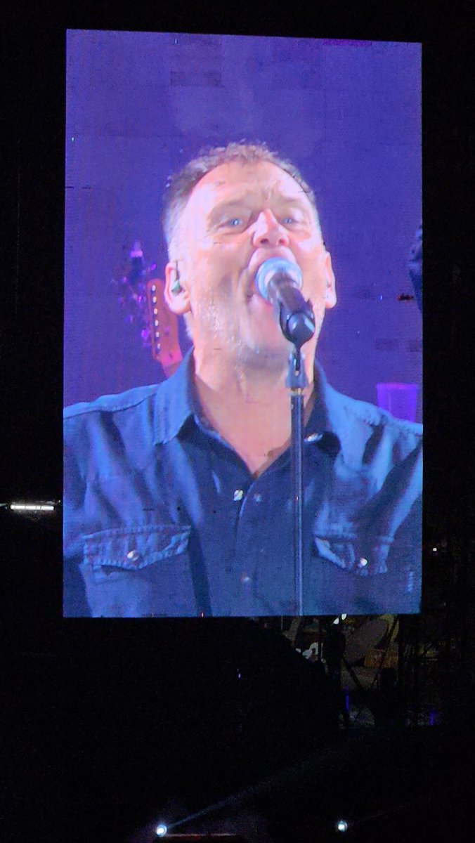 <a href="/steve_hofmeyr/">Steve Hofmeyr</a> #stevedoen! Fantasties! So in die reën!