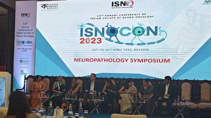 drparomitaroy's tweet photo. The joy of sharing the stage with a world renowned expert is diminished a bit by #heightdiscriminatory #sexdiscriminatory face obscuring podiums. Why do most #podiums in India cater to male height ? #presentationwoes #medicalconferences #neuropath #ISNO https://t.co/5poSzyEBeq