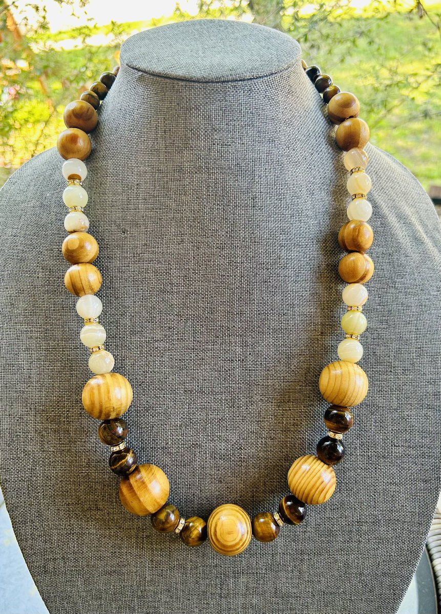 terrence915's tweet photo. Loaded on my website come get it!🖤😇
#beadedjewelry #necklaces https://t.co/FBh3BtCi6F