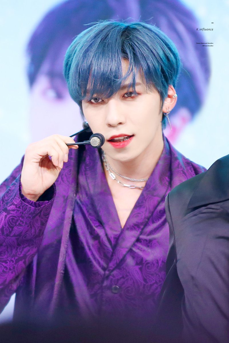 Lis940's tweet photo. Bias challenge

Pick four idols with the type of colour in their outfit

I got purple 💜

Reply for a colour💕 https://t.co/xXj455YKf7