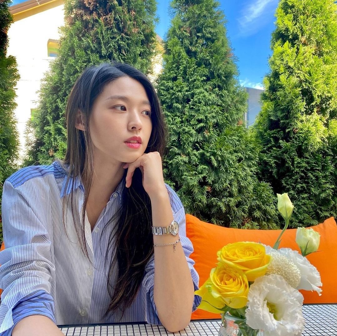 cresentmccn's tweet photo. ️
𝘐 𝘯𝘦𝘦𝘥 𝘵𝘩𝘦 𝘮𝘰𝘯𝘦𝘺 𝘧𝘰𝘳 𝘳𝘦𝘢𝘭 𝘴𝘵𝘶𝘧𝘧, 𝘭𝘪𝘬𝘦 𝘨𝘶𝘮𝘮𝘺 𝘣𝘦𝘢𝘳𝘴 𝘢𝘯𝘥 𝘦𝘺𝘦𝘭𝘪𝘯𝘦𝘳.

☆ K-OC / J-OC
☆ 23 years old
☆ Potrayed by Seolhyun
☆ Rich girl turns broke AU

️ https://t.co/YcQyyCzBpa