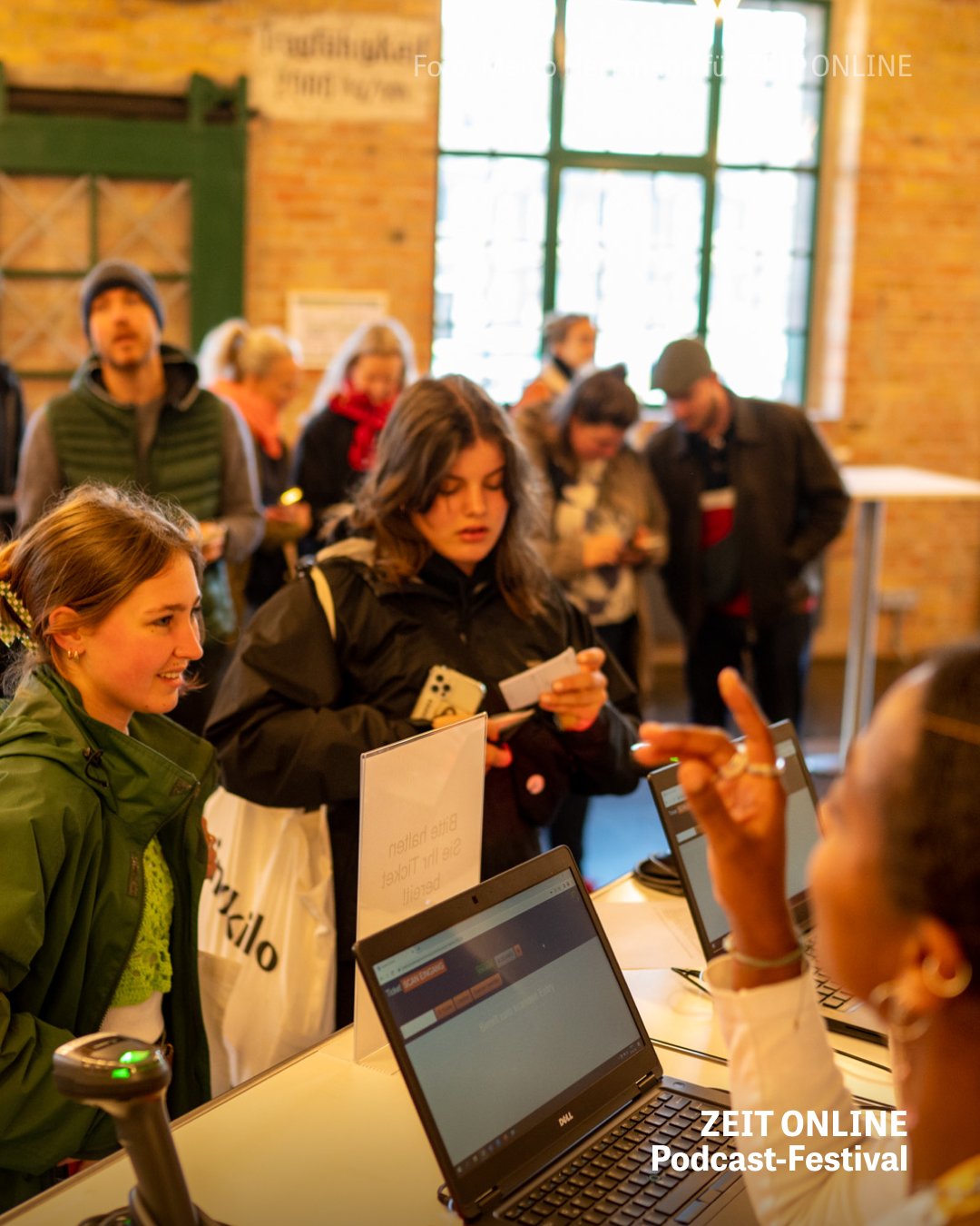 ZEIT Verlagsgruppe (zeitverlag) / Twitter