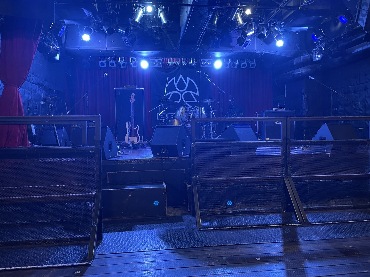 みんな久しぶり~
元気してた!!?

今日は久しぶりのライブです🥀
渋谷スターラウンジたのしもうね⭐️