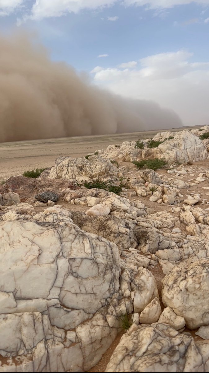 بعد شهر الخير تعود الهواية مجدداً ،، 
حيث نستأنف الرحلات الجيولوجية والاستكشافية لعددٍ من المواقع في وطننا المعطاء. 
وتحت أقسى الظروف الجوية والتقلبات المناخية تم بحمدالله زيارة عدداً من المواقع الجيولوجية التي قد تكون مصدراً رائعاً للمعادن الاقتصادية.

#الجيولوجيون_السعوديون