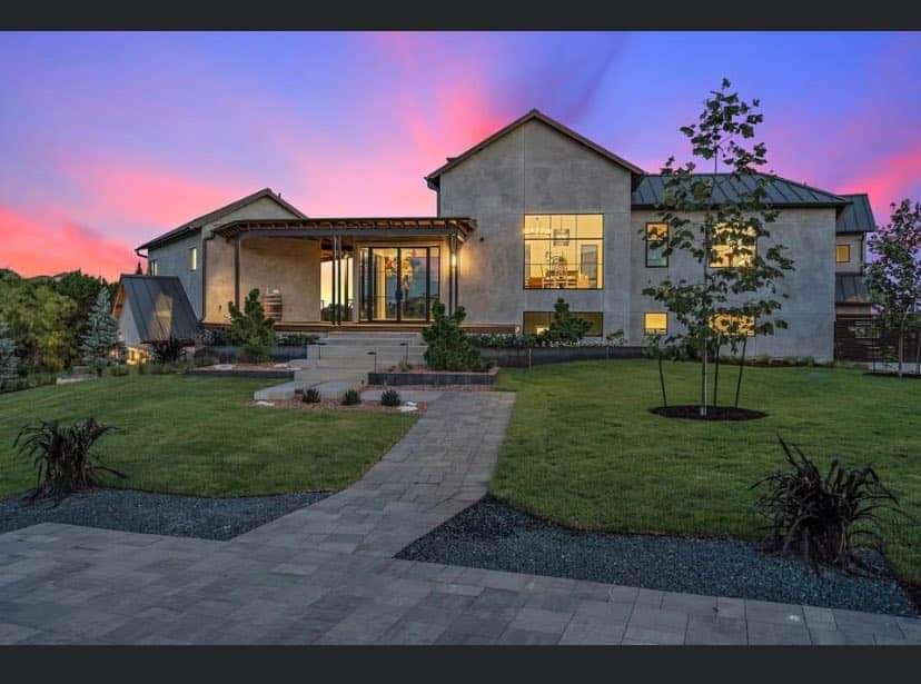 PhotosMayy's tweet photo. I'm an editor from Vietnam #realestate #video #reastatephotos #wedding #portrait #photohome #realestate #video #reastatephotos #reastatephotosvsvideoseditor
#reastatephotosvsvideos
#editor #HDREdit #Videoediting, #twilight, #Flambient, #enchanting #360pictures, #Floorplan https://t.co/MTjLSKzrnp