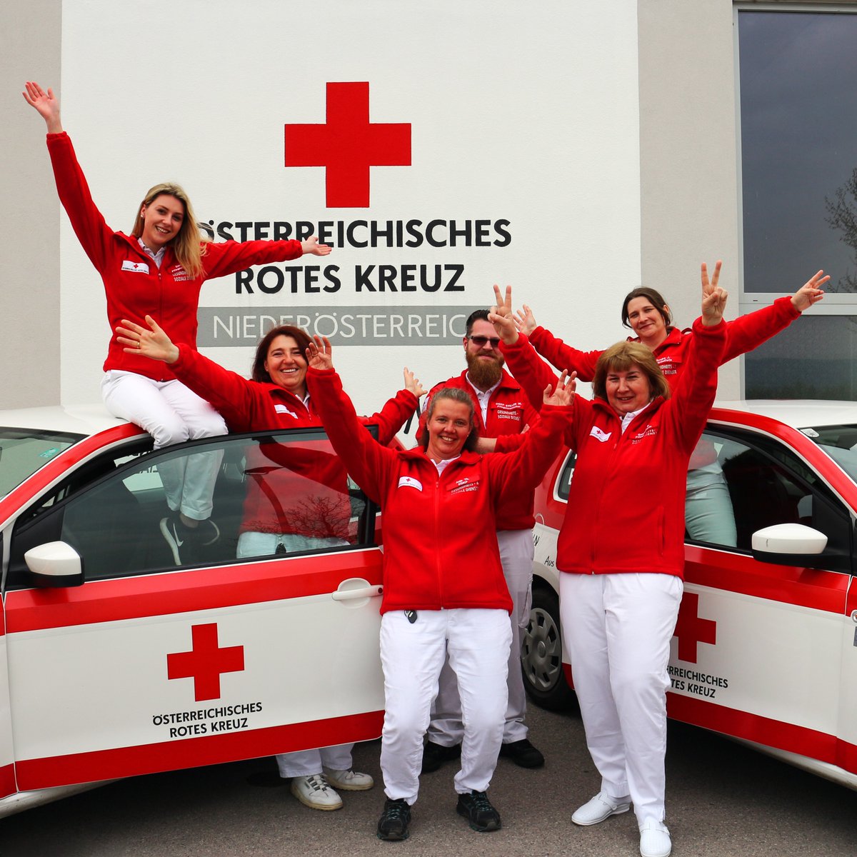 HKP Tulln sucht Personal 👩‍⚕️👨‍⚕️
Wir suchen engagierte und einfühlsame Personen, die Freude daran haben, anderen Menschen in ihrer häuslichen Umgebung zu helfen. Wenn Sie eine abgeschlossene Ausbildung im Bereich der Pflege haben, freuen wir uns auf Ihre Bewerbung.