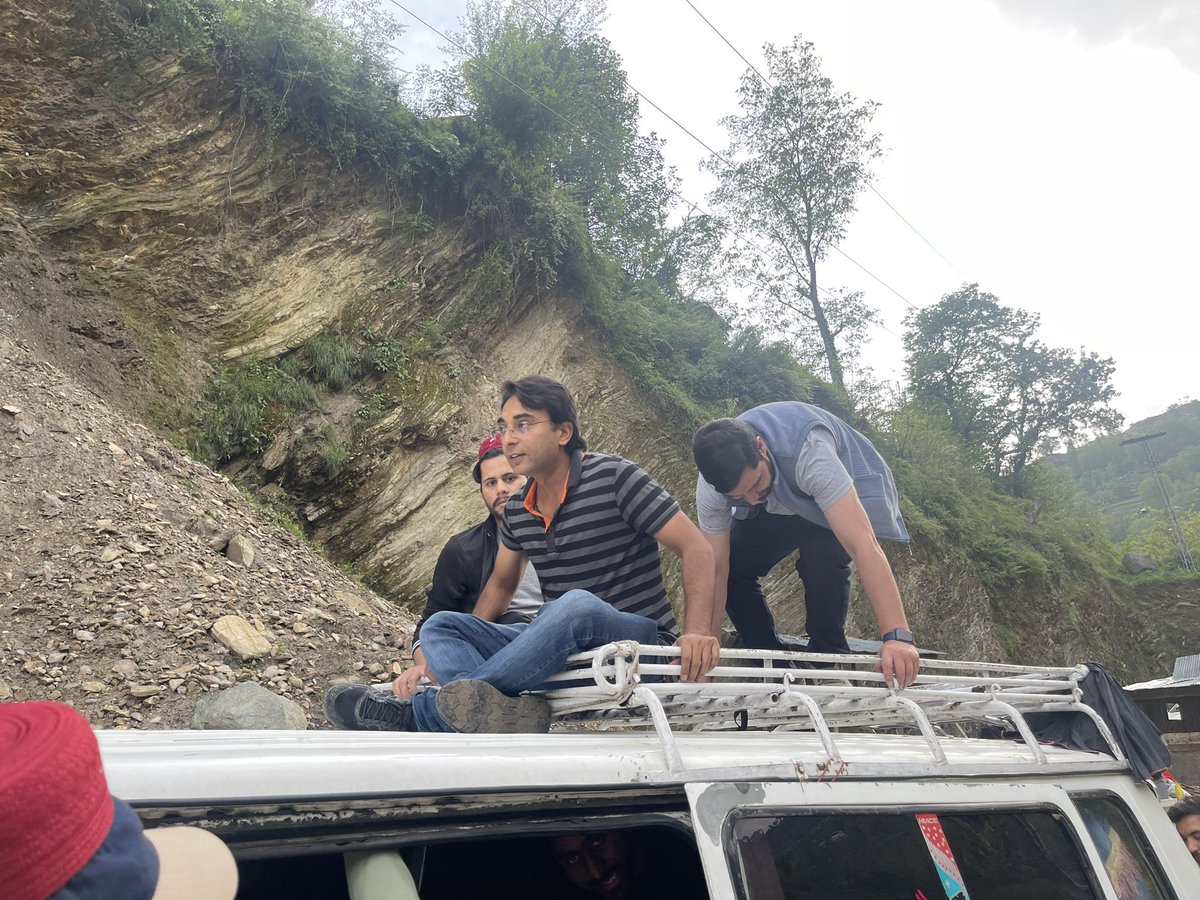 دعاؤں کے ساتھ <a href="/SdqJaan/">Siddique Jan</a> اور <a href="/AUKhanOfficial1/">Asad Ullah Khan</a> کو کوہِ “موسٰی کا مصلہ” کی trekking کے مشن پر روانہ کیا 😅
#SirranValley #Mansehra