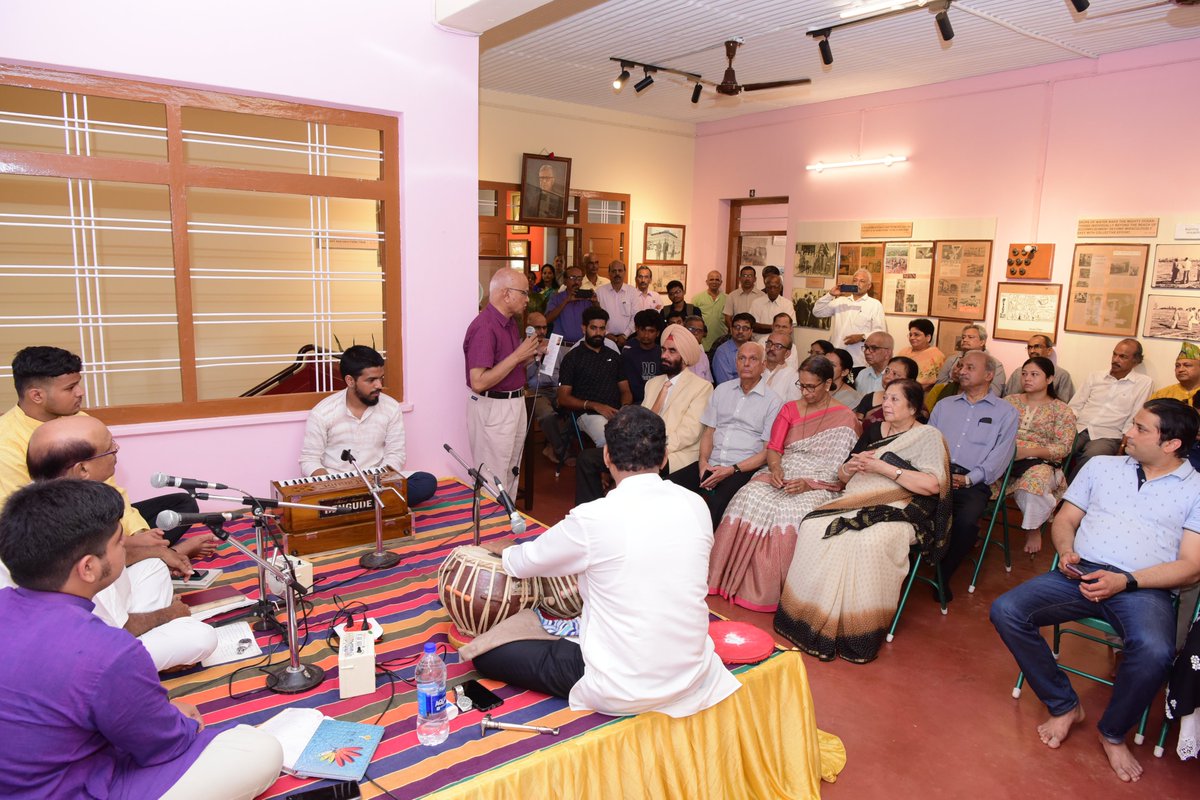 MAHE_Manipal's tweet photo. Manipal group of institutions organized a Bhajan Program at the Amphitheatre and Smriti Bhavan (Dr. TMA Pai Museum).

#ManipalFoundersDay #TMAPai #MAHE #Manipal https://t.co/7QXqjQYhk4
