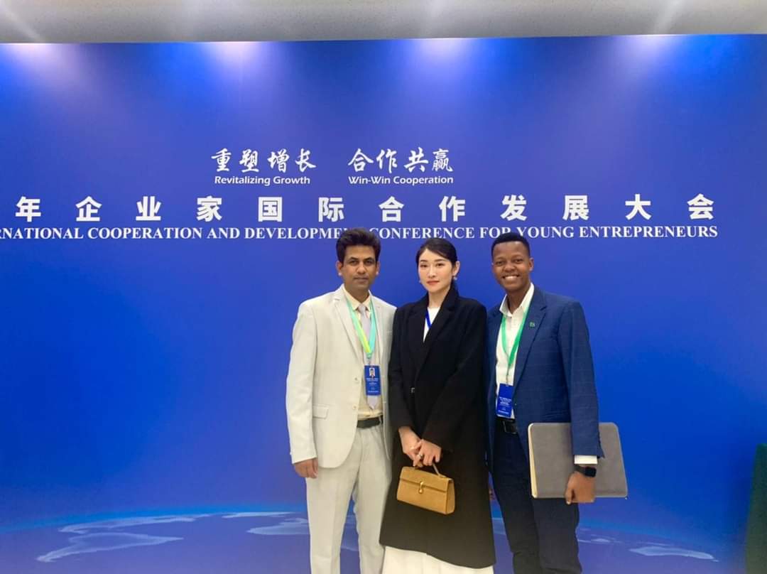 DanishEqbalBJP's tweet photo. Held a meeting with young leader's who were representative from China, Australia,France,Italy,Germany, Singapore,South Africa and others Country
We are moving towards further Collaboration for Entrepreneurs
#internationalcooperation 
#youngentrepreneurs 
#beijingconference https://t.co/mEnXg61jJd