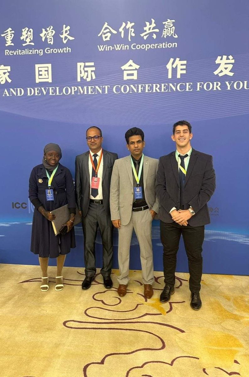 DanishEqbalBJP's tweet photo. Held a meeting with young leader's who were representative from China, Australia,France,Italy,Germany, Singapore,South Africa and others Country
We are moving towards further Collaboration for Entrepreneurs
#internationalcooperation 
#youngentrepreneurs 
#beijingconference https://t.co/mEnXg61jJd