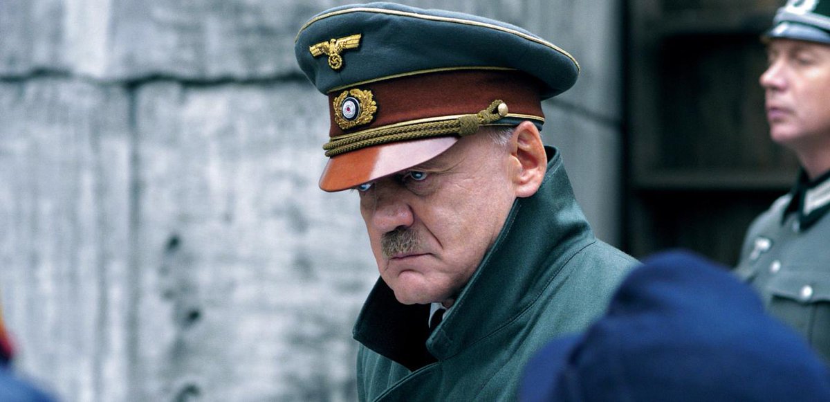 Hatman38605803's tweet image. Rare photo de #Macron arpentant les couloirs du #stadedefrance pour se cacher des #cartonsrouges et des #sifflets !

#CartonRougePourMacron #macronledictateur