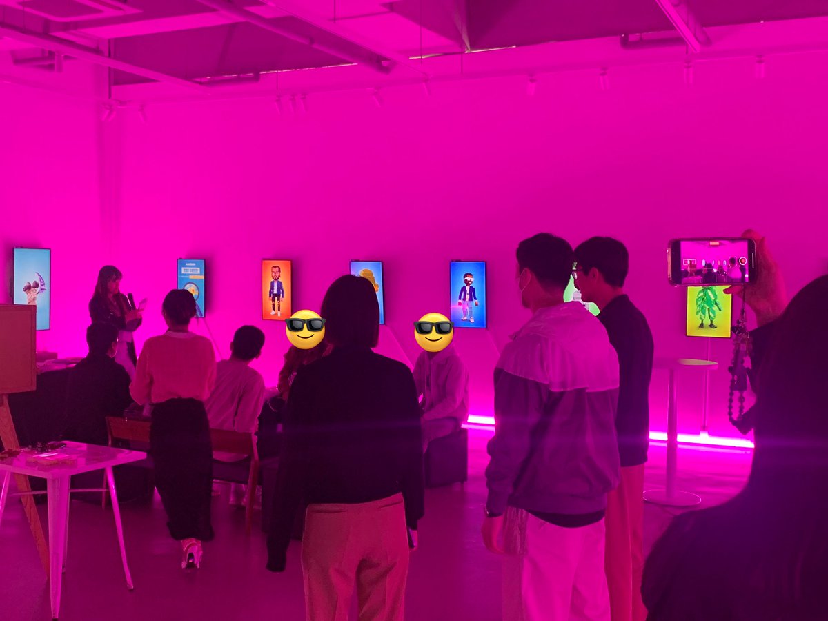 TheSandboxKorea's tweet photo. 더 샌드박스 NFT 오프라인 전시회🎨
오늘 저녁 7시까지 경남제약타워 2층에서 진행되니 많은 관심 부탁드려요💙

👉댄스 위드 아바타 체험 공간
👉더 샌드박스 굿즈를 얻을 수 있는 기회
👉더 샌드박스 인생네컷 포토부스
👉출출함을 달래줄 케이터링까지!

#NFTexhibition #web3 #NFT #TheSandbox @TheSandboxGame