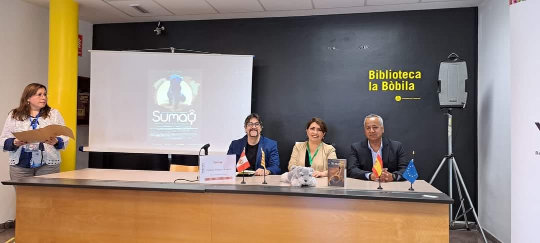 ElizabethMQDH's tweet photo. Presentación de mi última novela #Sumay
#BibliotecaLaBòbila
#LiteraturaPeruana https://t.co/xIpQmWY6lu