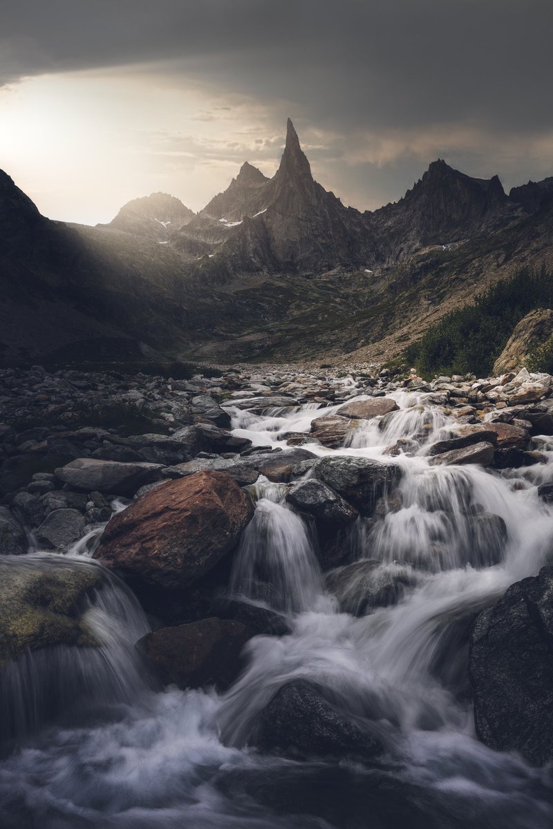 MeynierKevin's tweet photo. Pour photographier cette aiguille emblématique, je me suis donné le défi de le faire avec uniquement un Nikon 14-24mm et un 500mm PF.

#photography #landscape #nikoncreators https://t.co/YflvGKeISm