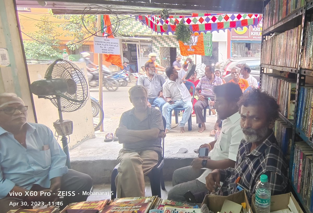 BJP_Mohanaraj's tweet photo. இன்று விருகம்பாக்கம் தெற்கு மண்டலில் எனது சொந்தகிளையான என்.215 மற்றும் சக்தி கேந்திரத்திற்குட்பட்ட பூத் என் 208டில் நமது பாரத பிரதமர் அவர்களின் 100வது மனதின் குரல் நெகிழ்ச்சி மிகவும் சிறப்பாக நடைபெற்றது.‌. #MannkiBaat100Episode #ManKiBaat @PMOIndia @annamalai_k @VinojBJP https://t.co/UoUrxpwzCV