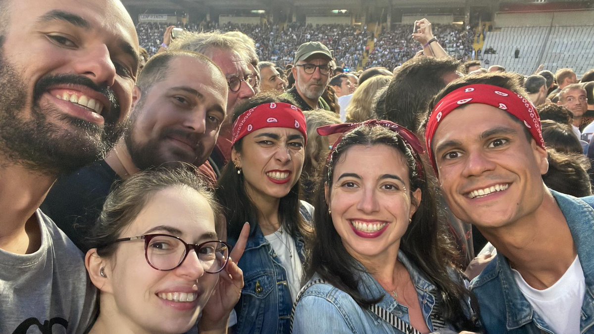 chematopetazo's tweet photo. Volviendo ya de Barcelona. Ha sido un finde maravilloso, por la ciudad, la gente y Bruce. No creo que vaya a olvidarlo nunca. https://t.co/c0jZE0gMdd
