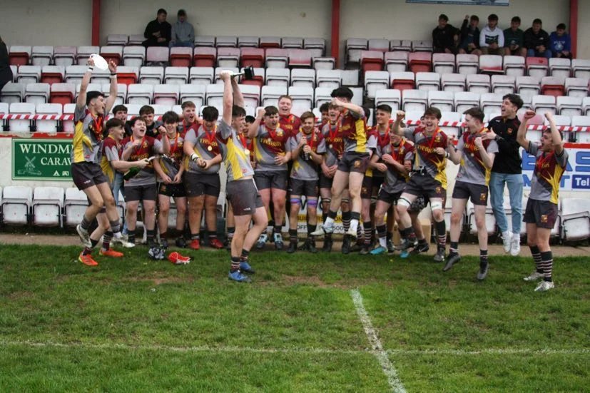 RygbiCrymych's tweet photo. Dyma beth mae'n ei olygu i'r bois! 🙌🎉
🏆 Pencampwyr Cynghrair Ieuenctid
🏆 Pencampwyr y Plât!  

Llongyfarchiadau fechgyn ar tymor i'w gofio 👏

This is what it means to the boys! 🙌 🎉

🏆 Youth League Champions
🏆 Plate Champions 

Congratulations on a season to remember 👏 https://t.co/HkDusVIDZh