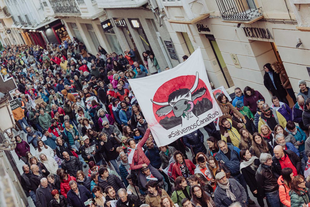 AragonStopjjoo's tweet photo. Desde aquí seguimos diciendo ¡#StopJJOO "30 días de fiesta, 30 años de miseria"
¡Basta ya de especulación! ¡Ni unión de estaciones, ni JJOO!
Por un cambio en el modelo socioeconómico q cubra las necesidades del territorio y de su población! #vivienda #sanidad #trabajo https://t.co/JDaDtBPM4Z