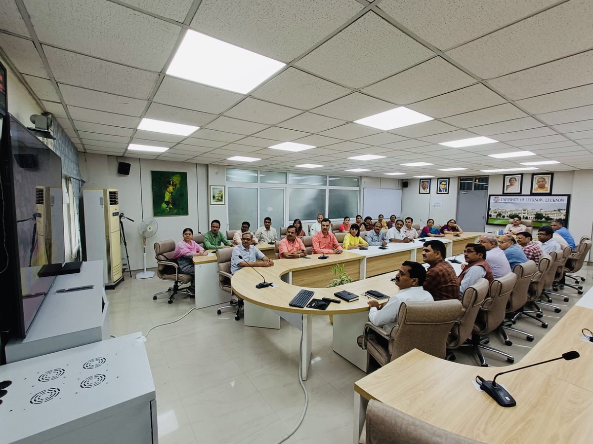 DrRishiKant4334's tweet photo. Feel honoured to watch live #MannkiBaat100Episode with the honorable Vice chancellor @profalokkumar and other faculty members @lkouniv @PMOIndia @narendramodi @anandibenpatel @myogiadityanath @DEPARTMENTOFC10 https://t.co/RPEDcoNfat