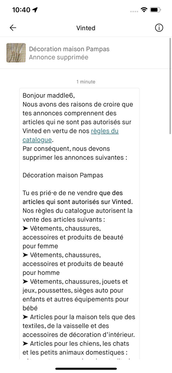 MathildeJourdon's tweet photo. @Vintedfrance je reçois ça alors que je revends ces objets achetés sur votre plate-forme ! La personne qui modère le site est pas réveillée ou quoi?! #laissezmoivendremespampas https://t.co/d9gnDUyQqS