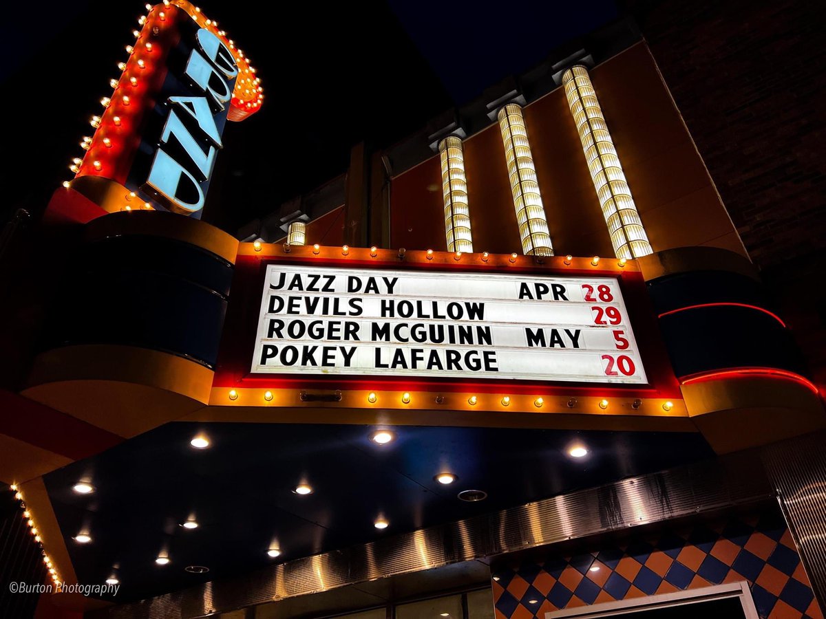 devilshollow01's tweet photo. Devil’s Hollow had a packed house last night at The Grand Theatre in Frankfort, KY! Devil’s Hollow releases tomorrow on Amazon, Vudu, &amp; more! #devilshollowmovie #amazonvideo #streaming #may1st #itsgonnabemay #moviepremiere #filmrelease https://t.co/OxWi6Bk5bQ