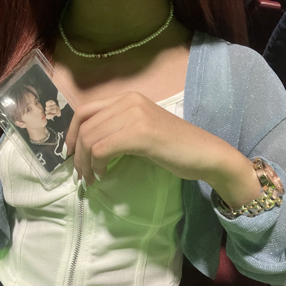 most day2zens wearing green and following the dress code but here i am… 😭
