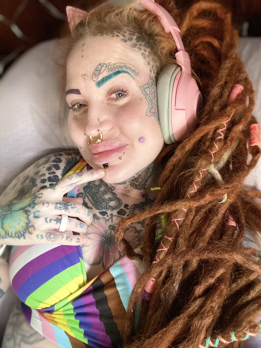 JustAddisonGrey's tweet photo. #newpiercing finally got my #stretchedlabret done! I've wanted it since I was in hospital! I've never been so long without a piercing! #happygirl #rainbow #goodmorning #chesttattoo #inked #pierced #disabled #tired -but #excited for the day ♥️♥️!! Xxx 😘 https://t.co/77rzGXp6WC