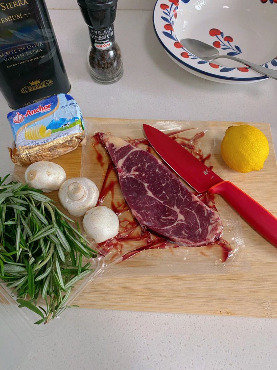 THENESTsong's tweet photo. #そろそろ夕食の時間です。
夕食を作り始める予定です。(*/ω＼*) https://t.co/oaNm0lbPCI
