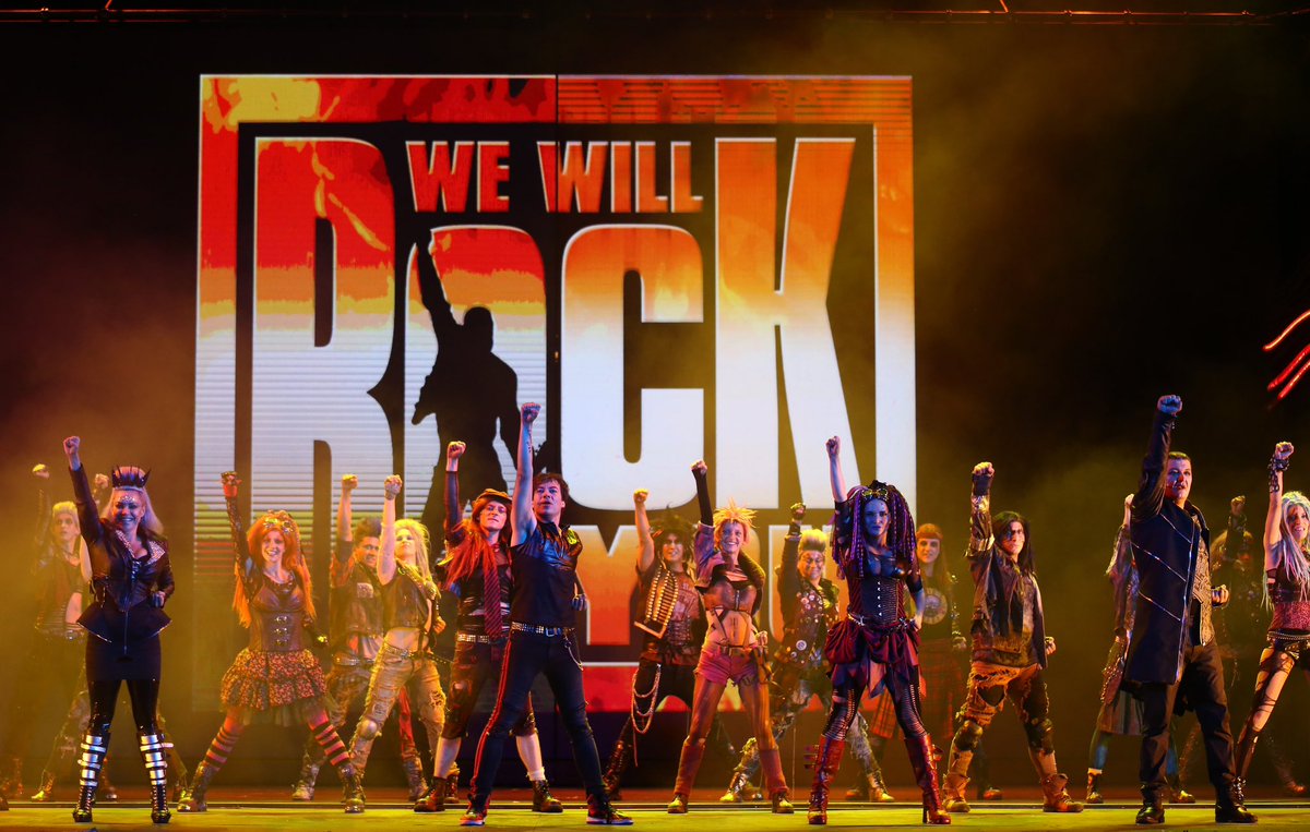 wwryhun's tweet photo. We Will Rock You musical 2023!
PS Produkció a Pesti Magyar Színházban.
A világ leglátványosabb We Will Rock You előadása!
📅Előadások:
2023 augusztus 24-27
https://t.co/eOVAHpmrPl
https://t.co/40lmkDFNKv
#wwryhu #kentaurart
Éljen a rock! 🤘🤘🤘🎸🎹🎸🎸🎹🥁🥁🤘🎭 https://t.co/FtdCOe3qo6