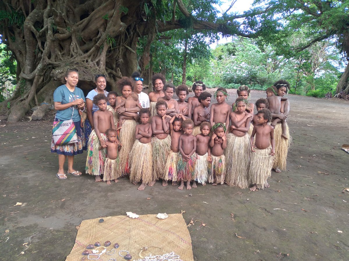 bule_joa's tweet photo. Met these Beautiful Faces, Celine from Tanna movie and her families.. https://t.co/Evhv1SXFjj