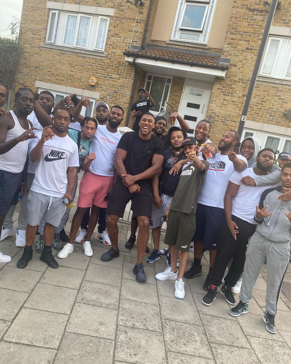 linkuptv's tweet photo. ⛓️💯 @nines1ace x @anthonyjoshua link up https://t.co/THMvYnJCwu