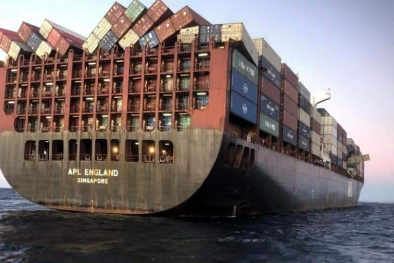 " Un mondo di pazzi.
Vai elettrico, sistema la tua spazzatura, metti un maglione e riscalda fino a 19°, ottimizza i tuoi chilometri, cammina per il clima... . .
Perché dobbiamo risparmiare per la comunità mentre:
- I giochi olimpici invernali si sono tenuti a Pechino sulla neve