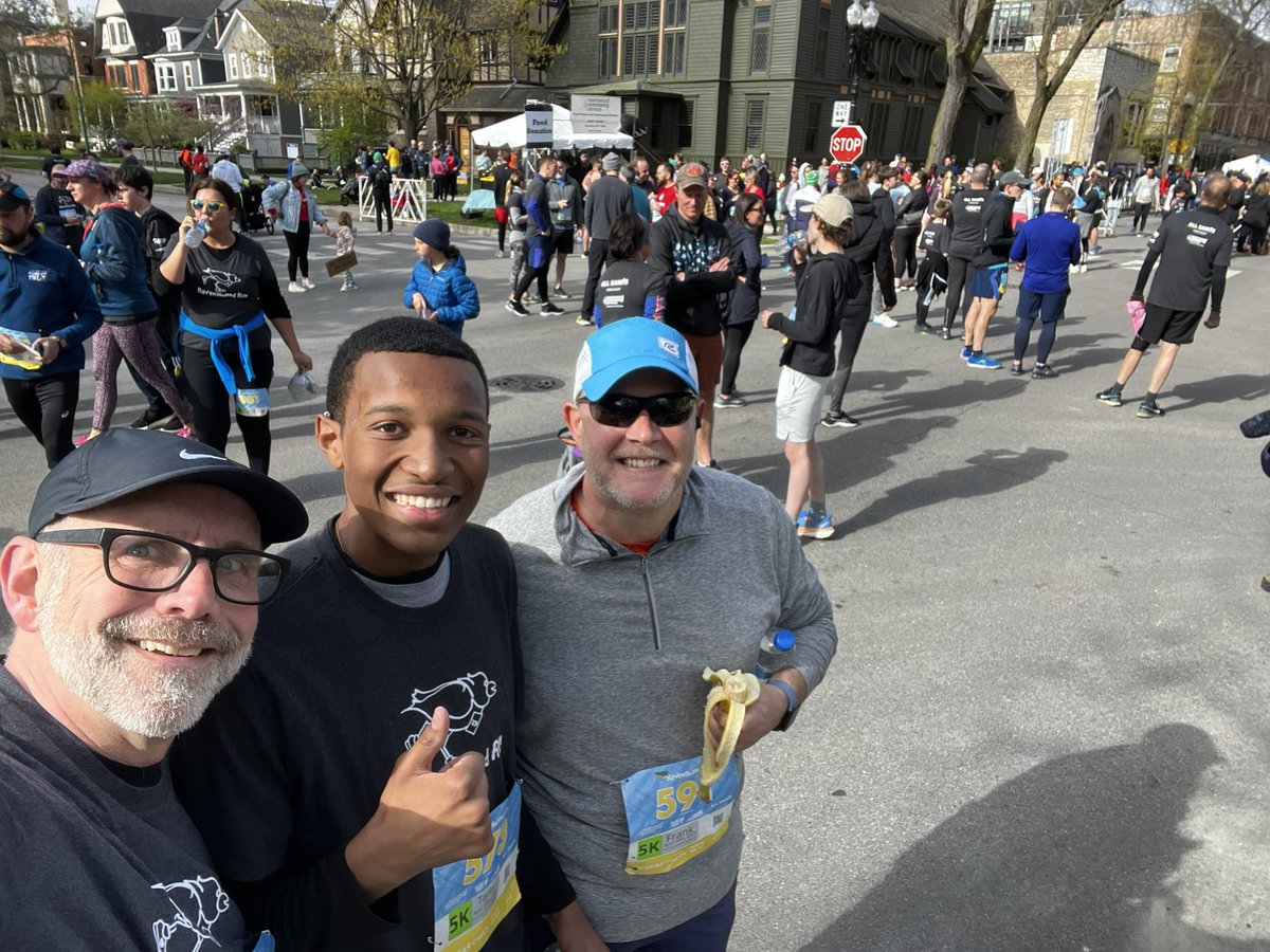 dspuhr's tweet image. Congratulations @redd4168 coming in 1st in his age division.  Great bumping into @JBMurphySchool all star Mr. DeJohns. Fun times at #ravenswood #5K. Thanks @FleetFeetChgo supporting a great cause @allsaintschgo