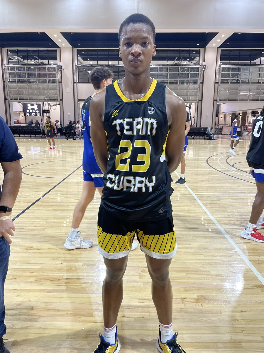 Sky is the limit for @TeamCurry ‘26 6’7 F Elhadji Diallo

13p 15r 9b 1a

One block away from a triple double, controlled the glass and stood out w/his activity on both ends. Really strong base and +length, ran the floor hard+moves well on defensively

<a href="/UANextBHoops/">Boys UAA</a> | <a href="/pr0ia/">Aaron Proia</a>