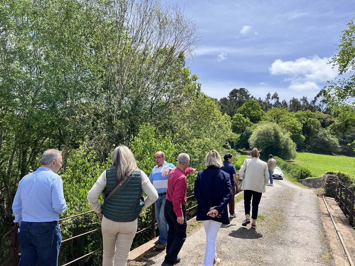AAVVBUSTO's tweet photo. Agradecemos a visita do @psdegsantiago a nosa parroquia, onde puidemos expoñer os nosos problemas e demandas. https://t.co/NGCkYJeDqi