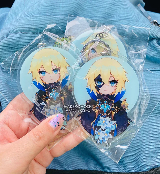 I've got some keychains with my Dainsleif illustrations!!! They're so cool aaaaah~~~ !  алсо у меня вк началась лотерея на два этих брелочка :3 #GenshinImpact #Dainsleif