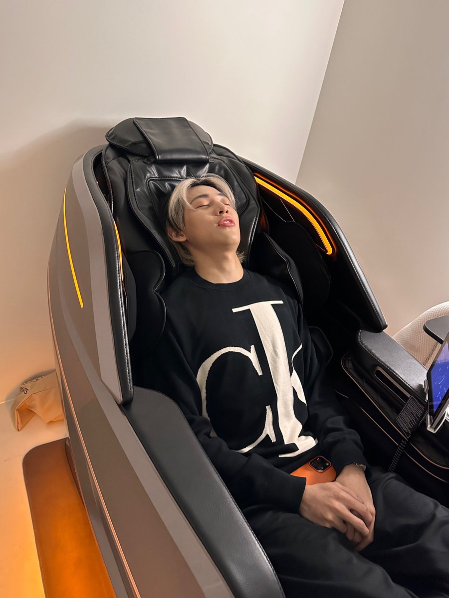 BAMBAM WEVERSE tweet media