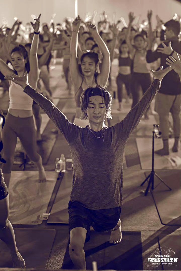 geminids_night's tweet photo. 📸 230430 🤸‍♂️🧎‍♂️🧘🏻‍♂️
#온유 #진기 #onew #이진기

행복을 품고 운동하는 진기가 좋아 💚 https://t.co/vtypYz4xrD