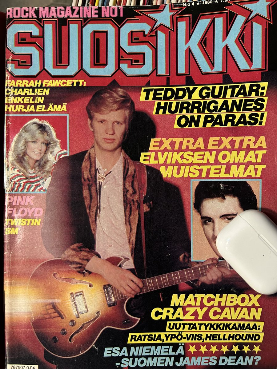 EtusivunJuttu's tweet image. Suosikki 4/1980

Aikka ”Teddy” Hakala tiesi parhaan. #hurriganes

Extrana 43 vuotta sitten Elviksen omat muistelmat, lisäksi Matchbox ja Crazy Cavan sekä tykkikamaa eli Ratsia, Ypö-Viis ja Hellhound!
Toki myös ”Farrahin” hurja elämä. 
Esa Niemelästäkö Suomen James Dean? 🤔