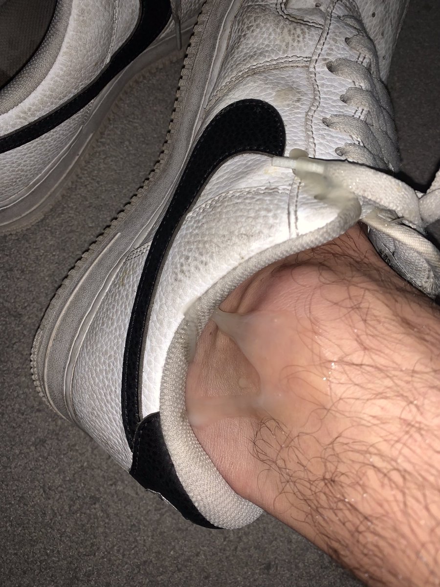 6Nikeboy's tweet photo. Should I go out like this?
Is any of you going to clean this mess?😉💦💦💦

Full video on OF😉link in bio https://t.co/mNdD18Aa7R
