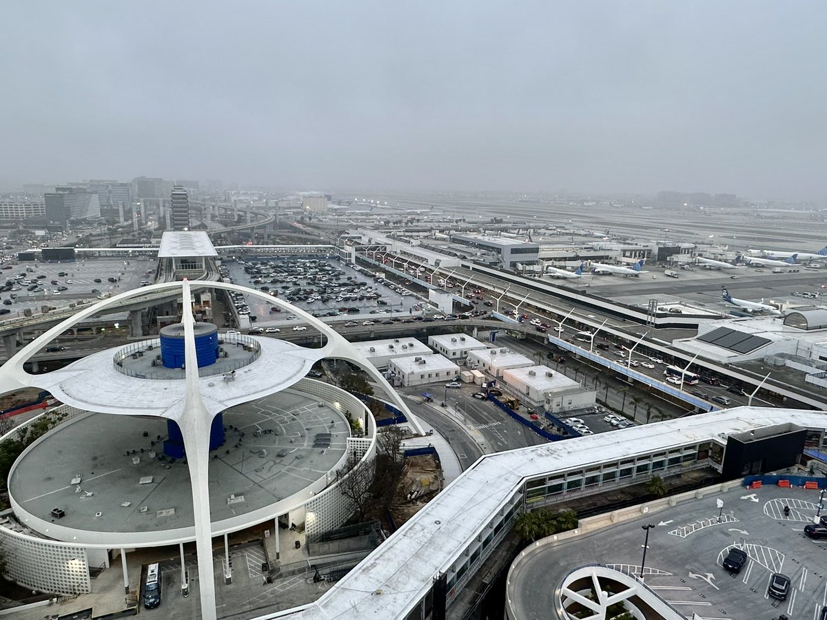 RickDickertWX's tweet photo. Good Sunday morning everyone -
Another “May-Grey” start to the day on this last day of April..
Low clouds, fog and spotty drizzle early-then hazy sunshine..
Forecast Highs:
Newport Beach 65°
Woodland Hills 82°
Fullerton 72°
Downtown L.A. 70°
Enjoy and stay safe!
@FOXLA https://t.co/dj9cbDLJsS