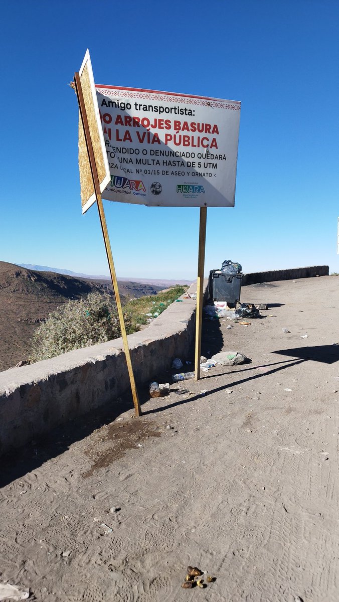 sybilhuerta's tweet photo. En malas condiciones, sucio y muy olvidado, aquí en Alto Chusmiza atención @IM_HUARA @Gore_Tarapaca @hansgotterbarm @DPRTarapaca @radiopaulina @jorgesolimano ... Mayor cuidado, se debe cuidar nuestros pueblos y fomentar el turismo. https://t.co/57p5wuFlAV