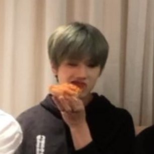 jjjspnm's tweet photo. 2019                                        2023 https://t.co/gWUCjKGBl3