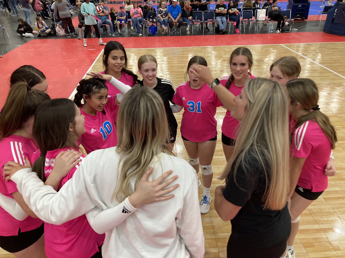 MoCoJrsVBC's tweet photo. MoCo 14 Adidas goes 3-0 yesterday at Lone Star Regional Championships in HTX! Fighting for Gold β¨Bracket this morning at 9am!
#MoCoFam #LetsGoMoCo #volleyball https://t.co/XvbmNWkn1I
