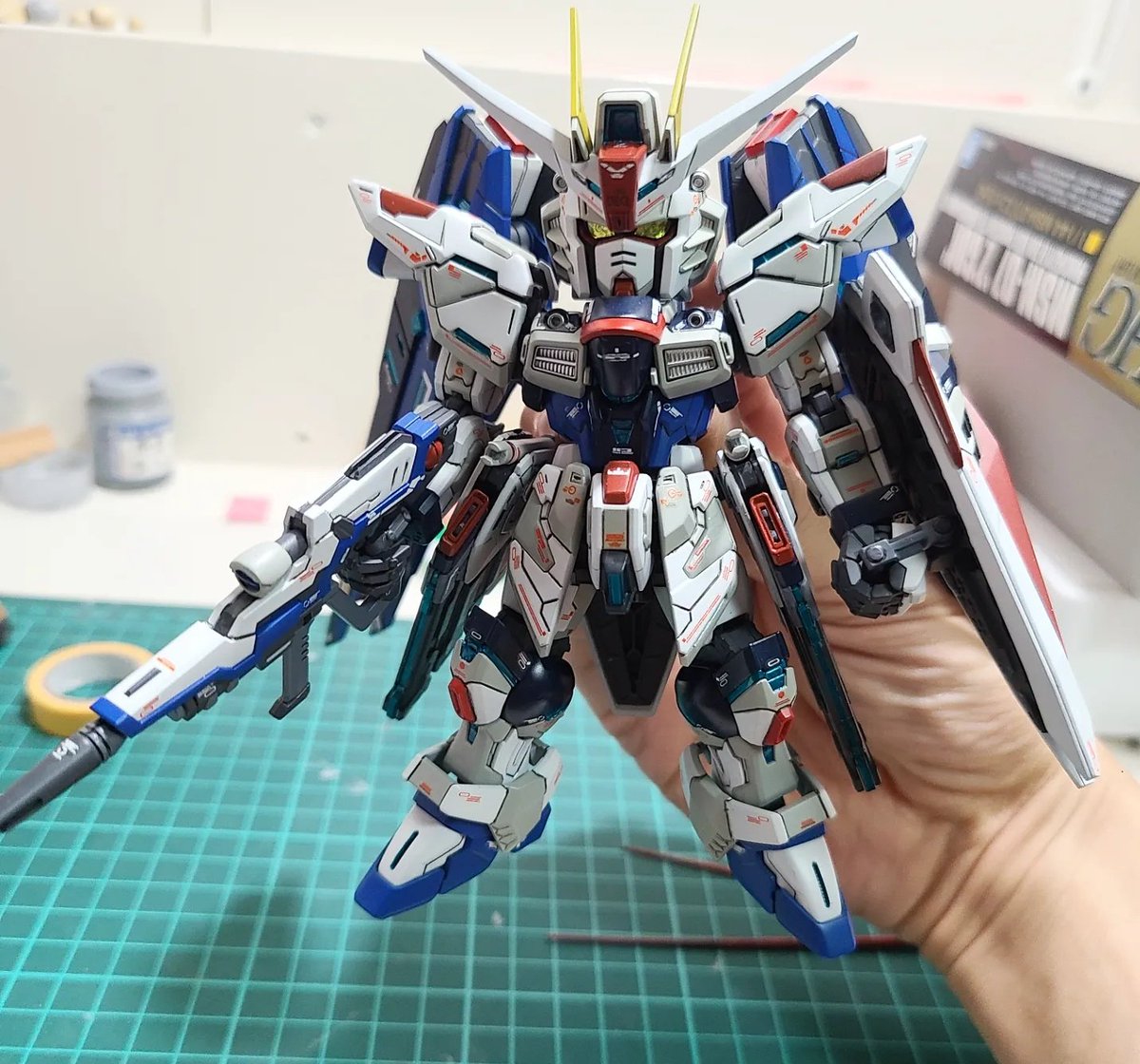 cucck2019's tweet photo. MGSD フリーダムガンダム
とりあえず完成してよかった🥺

#フリーダムガンダム
#ガンプラ
#MGSD https://t.co/xPsiCwppjT