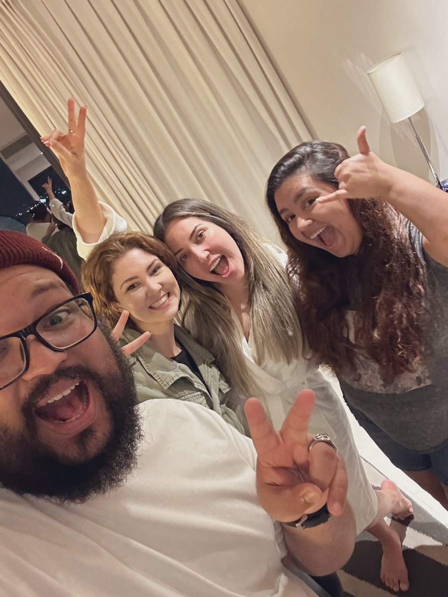juniorcomentaof's tweet photo. 🚨VEJA: Adm da Amanda com o criminoso do @caradesapatojr 

ESSE É O ADM QUE ESTÁ MANDANDO DERRUBAR AS PÁGINAS. #BBBB23 https://t.co/KJf1VwQVjf