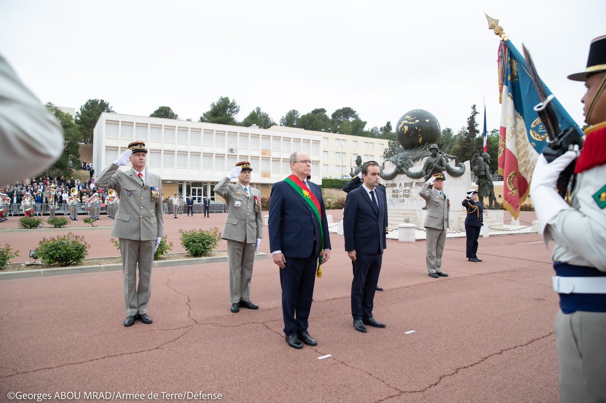 CEMAT_FR's tweet photo. « La vie plutôt que le courage abandonna ces soldats ». 

#Camerone incarne à jamais l’esprit du sacrifice, le respect de la parole donnée et le service de la France chers à tous les légionnaires de la @LegionEtrangere. 

#DeCombat https://t.co/yA3L2IKH7x