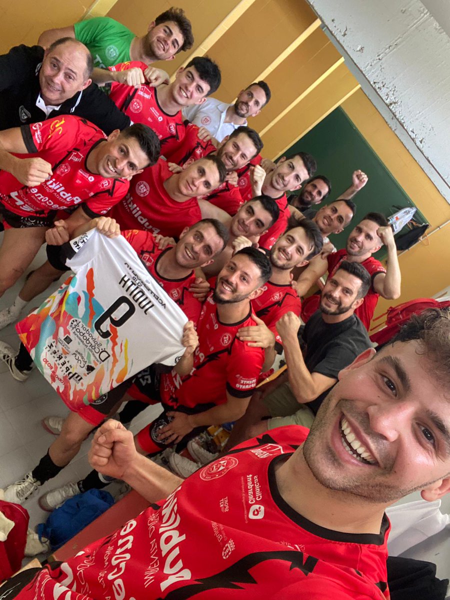 bujalancefs's tweet photo. SÍ, SÍ Y SÍ 💪💪💪💪💪💪

DEPENDEMOS DE NOSOTROS MISMOS PARA JUGAR EL PLAYOFF. SÓLO QUEDA UNA FINAL.

#VamosBujalance #TodoAlRojo https://t.co/ypHLuPBJeT